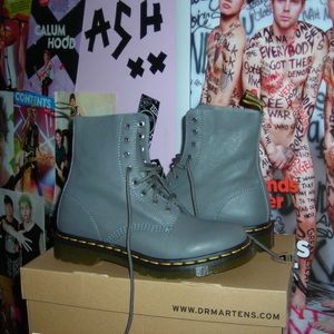 Dr. Martens Virginia Pascal Lead